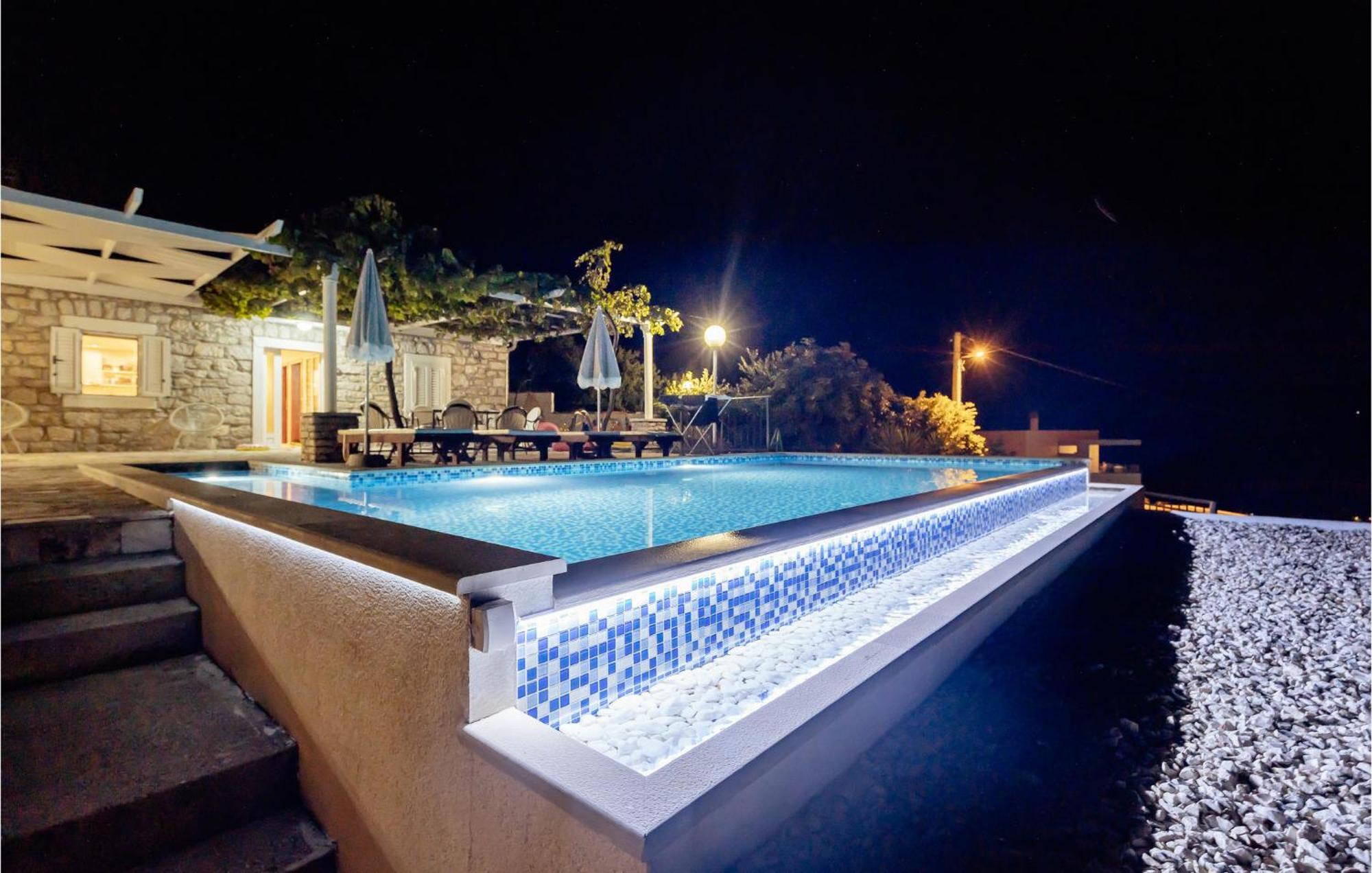 Amazing Home In Herceg Novi With House Sea View ภายนอก รูปภาพ