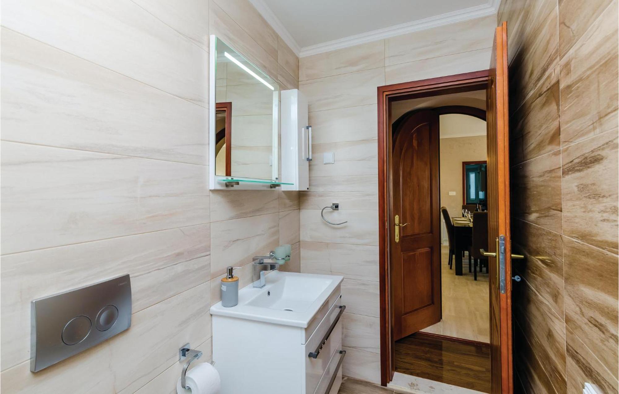 Amazing Home In Herceg Novi With House Sea View ภายนอก รูปภาพ