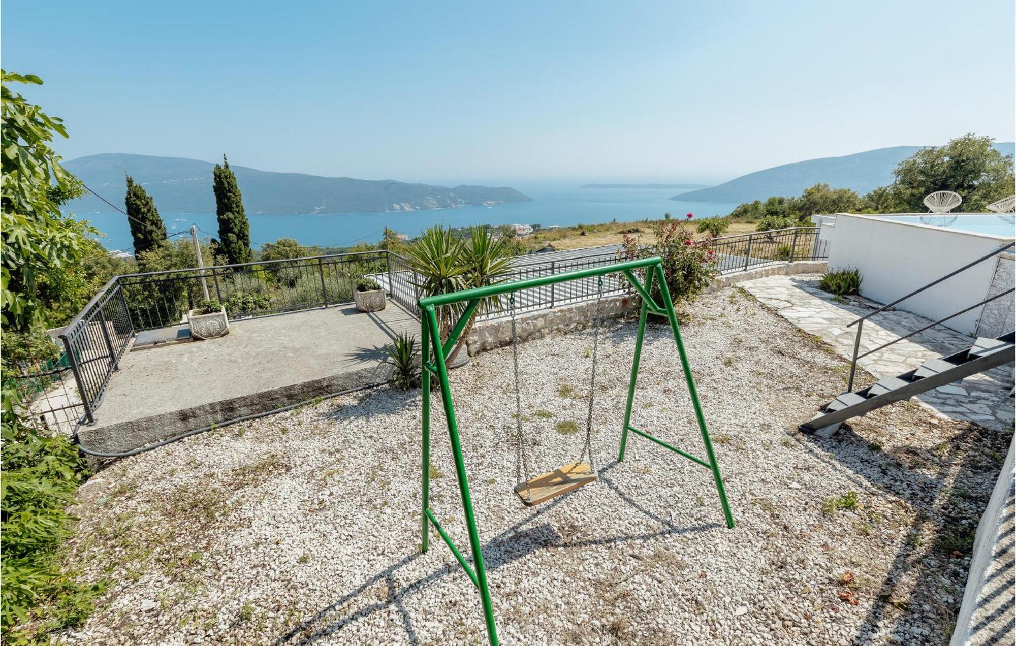 Amazing Home In Herceg Novi With House Sea View ภายนอก รูปภาพ