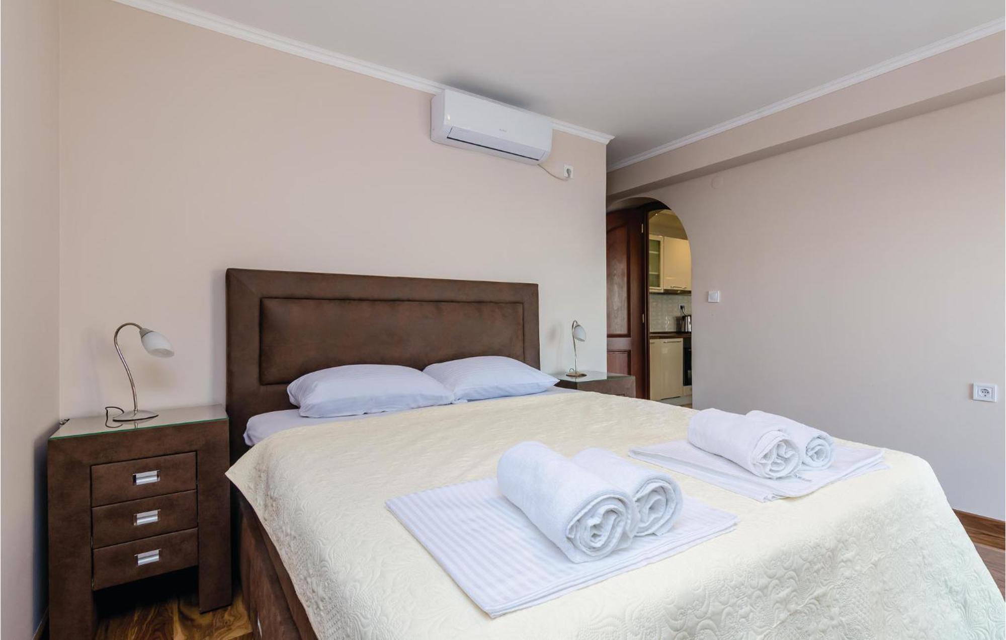 Amazing Home In Herceg Novi With House Sea View ภายนอก รูปภาพ